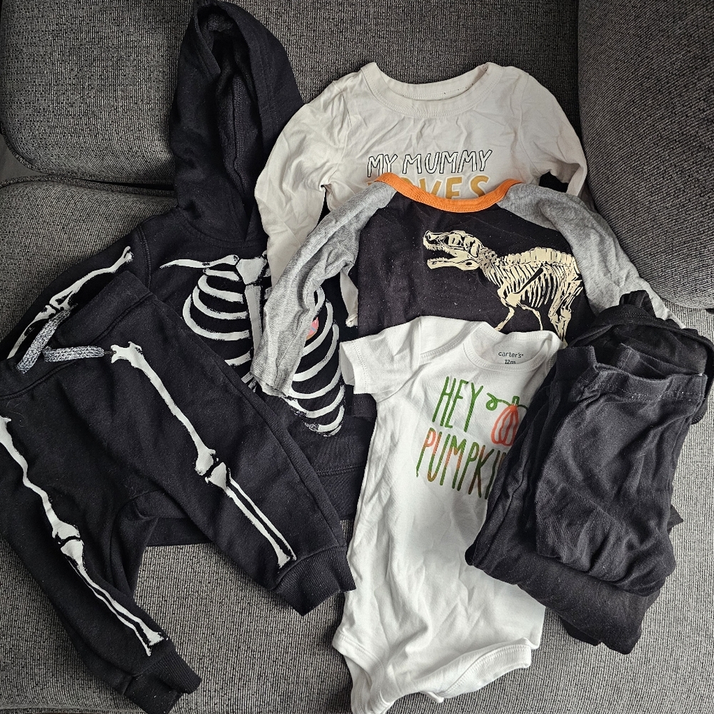 Boys halloween clothing bundle 12-18m